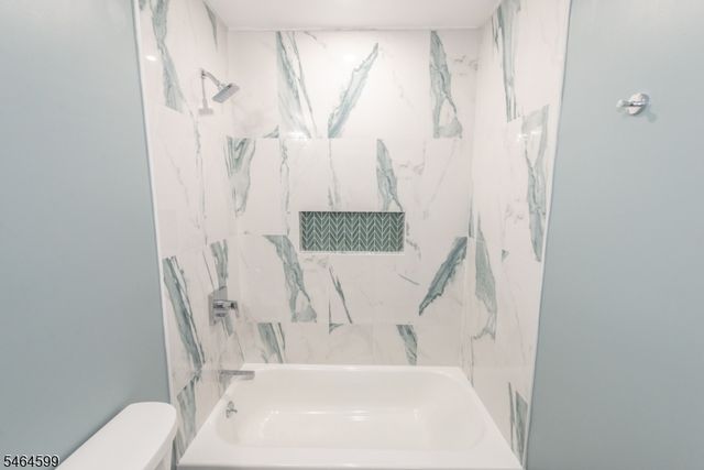 204 Idalroy Trl, Hopatcong Boro, NJ 07843