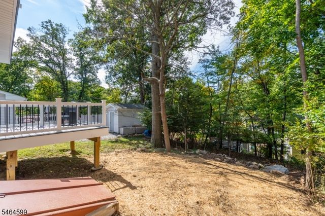 204 Idalroy Trl, Hopatcong Boro, NJ 07843