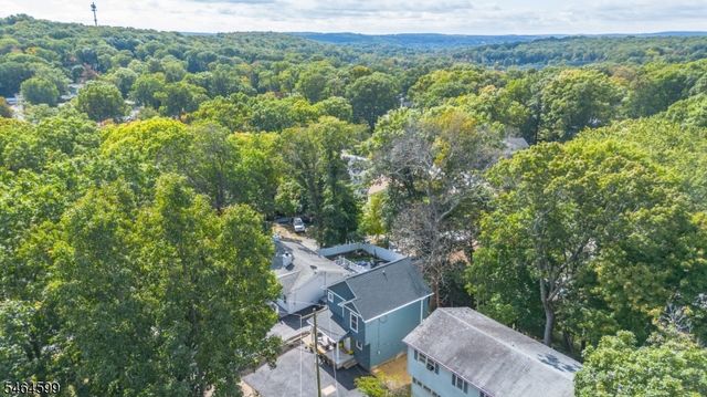 204 Idalroy Trl, Hopatcong Boro, NJ 07843