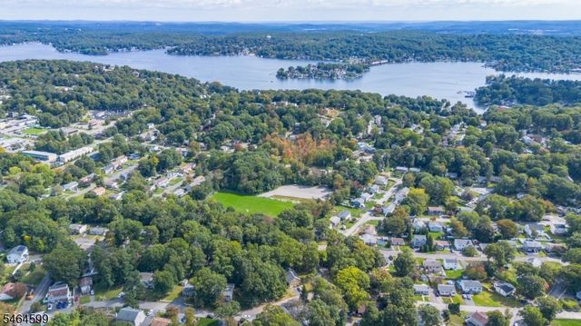 204 Idalroy Trl, Hopatcong Boro, NJ 07843