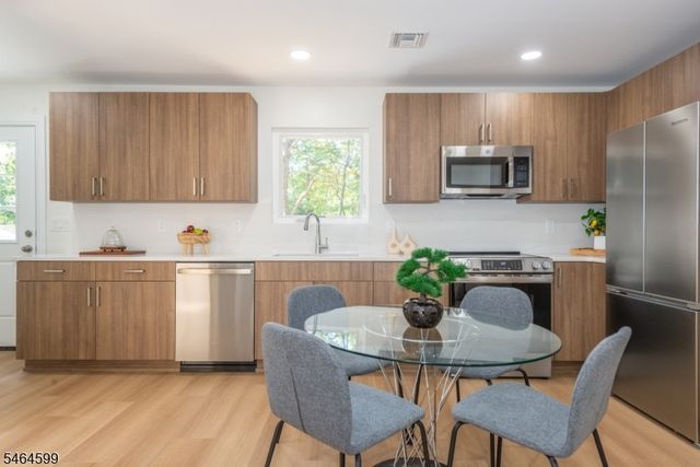 204 Idalroy Trl, Hopatcong Boro, NJ 07843