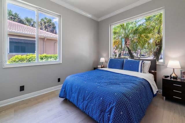 5063 Sweetwater Ter, Cooper City, FL 33330