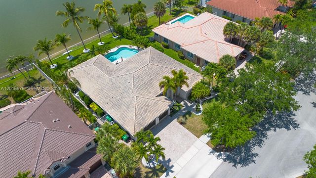 5063 Sweetwater Ter, Cooper City, FL 33330