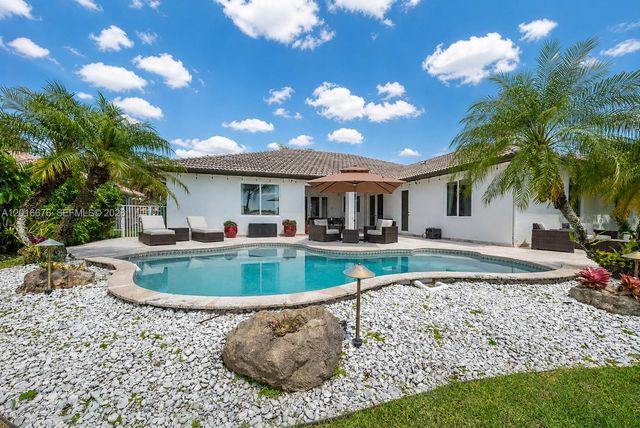 5063 Sweetwater Ter, Cooper City, FL 33330