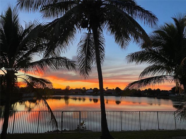 5063 Sweetwater Ter, Cooper City, FL 33330