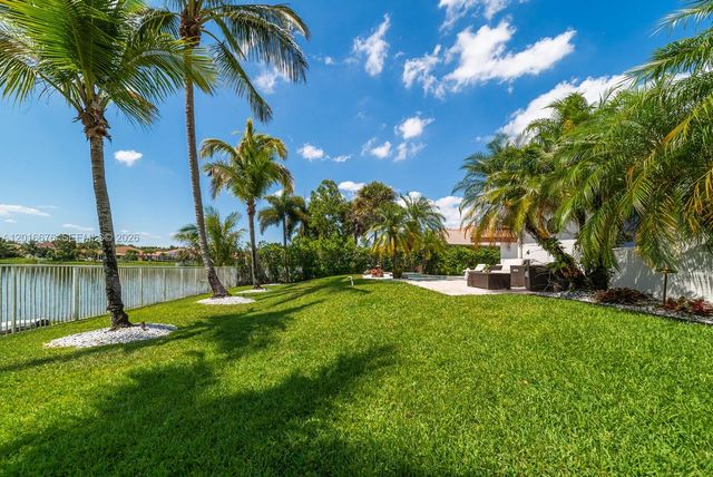 5063 Sweetwater Ter, Cooper City, FL 33330
