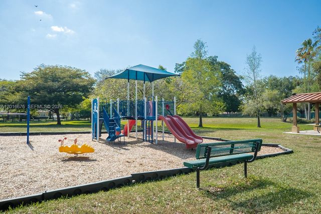 5063 Sweetwater Ter, Cooper City, FL 33330