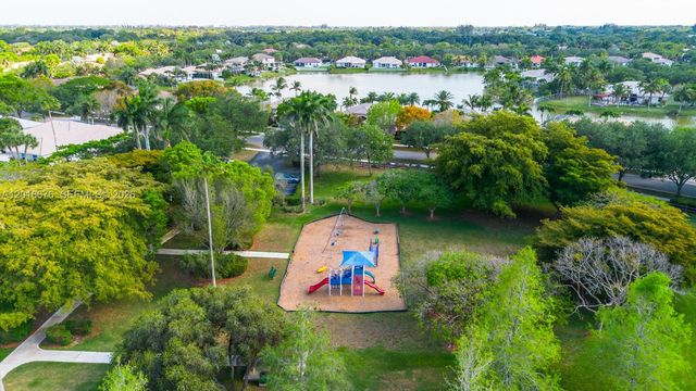 5063 Sweetwater Ter, Cooper City, FL 33330