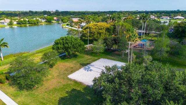 5063 Sweetwater Ter, Cooper City, FL 33330