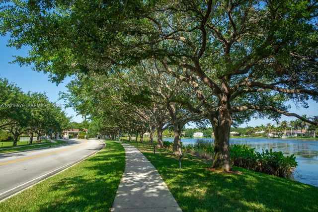 5063 Sweetwater Ter, Cooper City, FL 33330