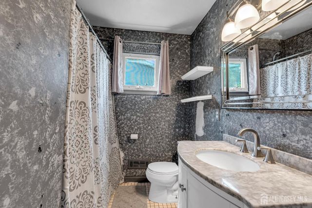 46 park view Drive, Hazlet, NJ 07730