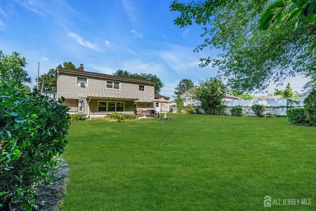 46 park view Drive, Hazlet, NJ 07730