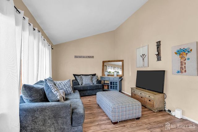 46 park view Drive, Hazlet, NJ 07730