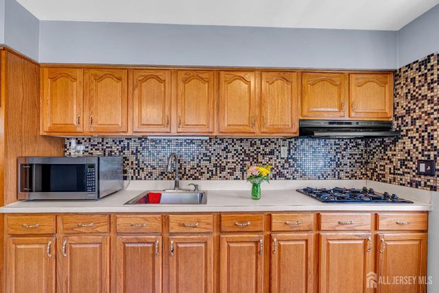 46 park view Drive, Hazlet, NJ 07730