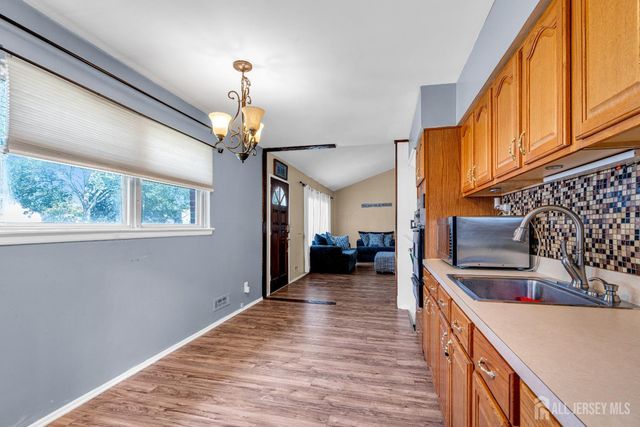 46 park view Drive, Hazlet, NJ 07730