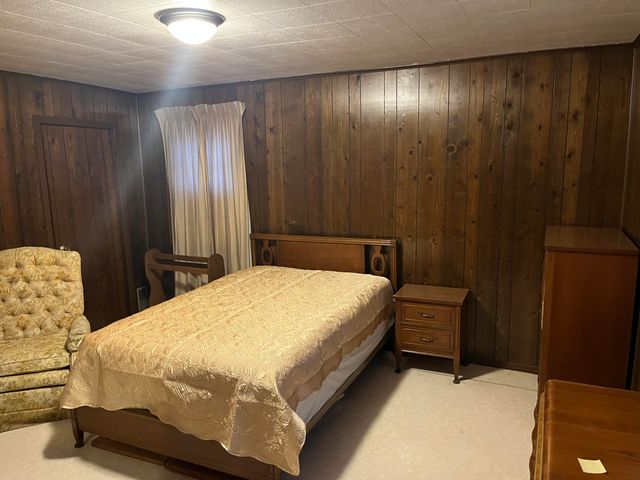 249 W Main Street, Lynch, KY 40855