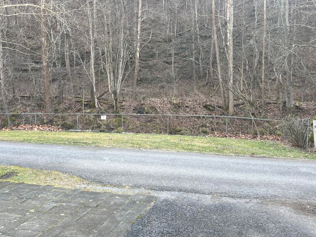 249 W Main Street, Lynch, KY 40855