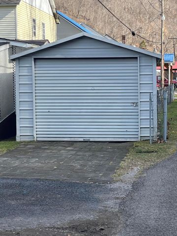 249 W Main Street, Lynch, KY 40855