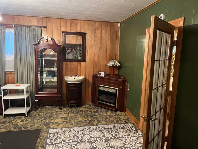 249 W Main Street, Lynch, KY 40855