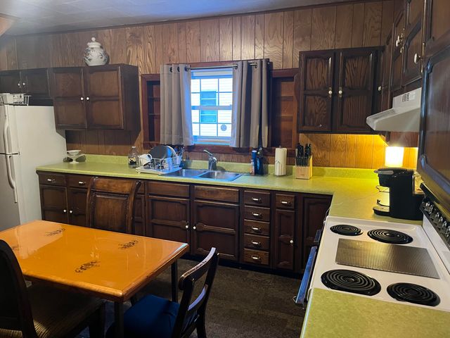 249 W Main Street, Lynch, KY 40855