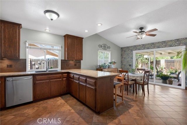 3243 Saratoga, Riverside, CA 92503