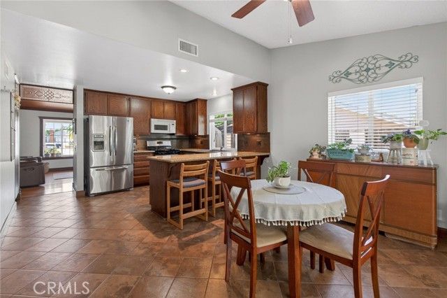 3243 Saratoga, Riverside, CA 92503