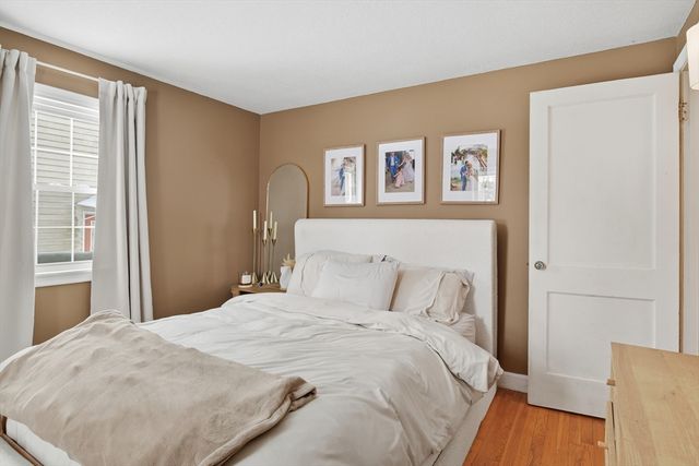 79 Roosevelt Avenue, Springfield, MA 01118