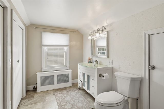 79 Roosevelt Avenue, Springfield, MA 01118