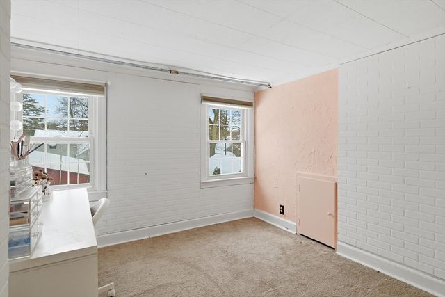 79 Roosevelt Avenue, Springfield, MA 01118
