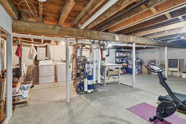 79 Roosevelt Avenue, Springfield, MA 01118