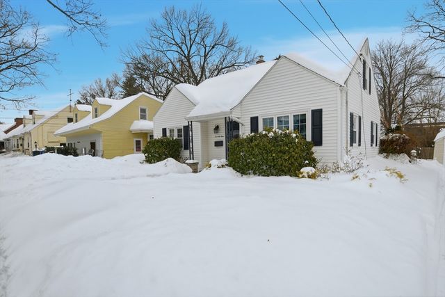 79 Roosevelt Avenue, Springfield, MA 01118