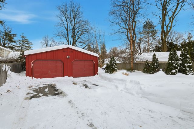 79 Roosevelt Avenue, Springfield, MA 01118
