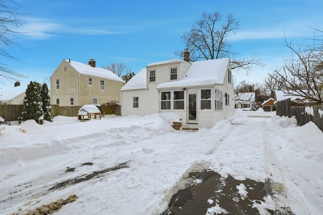 79 Roosevelt Avenue, Springfield, MA 01118