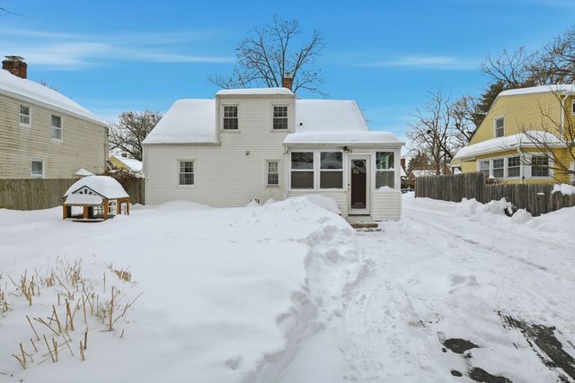 79 Roosevelt Avenue, Springfield, MA 01118