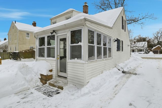 79 Roosevelt Avenue, Springfield, MA 01118