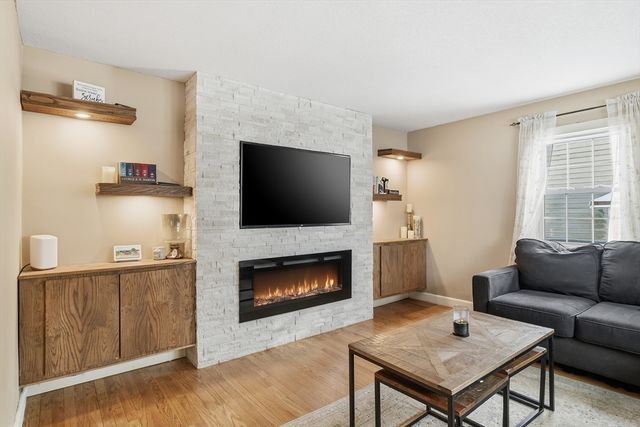 79 Roosevelt Avenue, Springfield, MA 01118