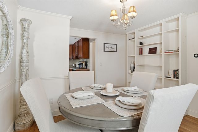 79 Roosevelt Avenue, Springfield, MA 01118