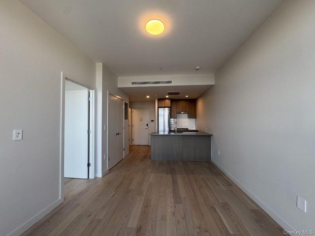 131-02B 40TH Road 9O, Flushing, NY 11354