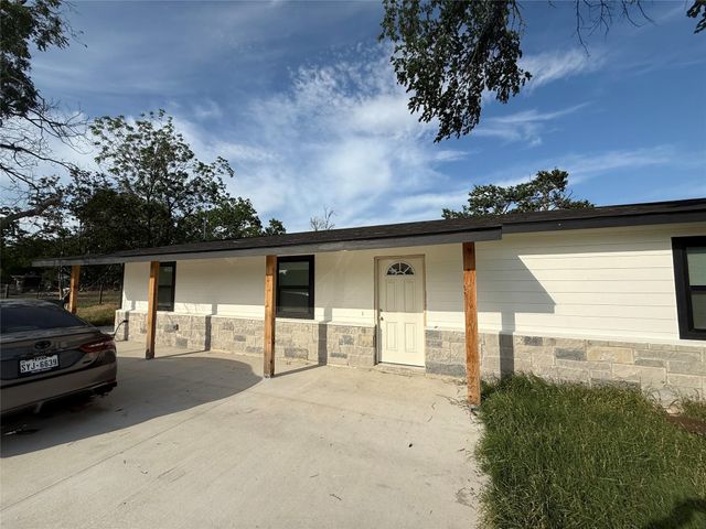 800 OLD THORNDALE RD, Taylor, TX 76574