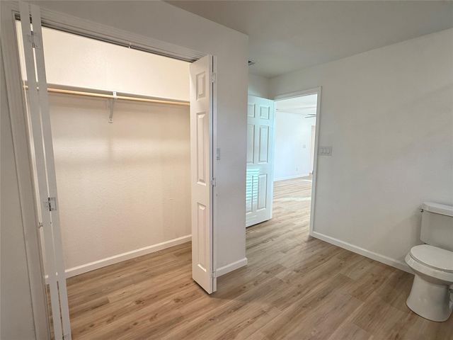 800 OLD THORNDALE RD, Taylor, TX 76574