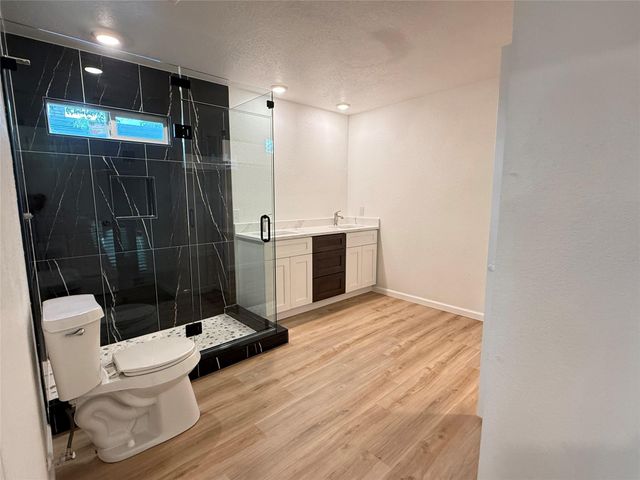 800 OLD THORNDALE RD, Taylor, TX 76574