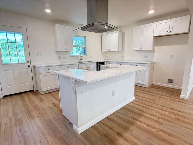 800 OLD THORNDALE RD, Taylor, TX 76574