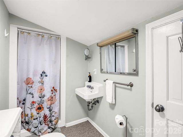 486 Oxford Road, Lake Junaluska, NC 28745