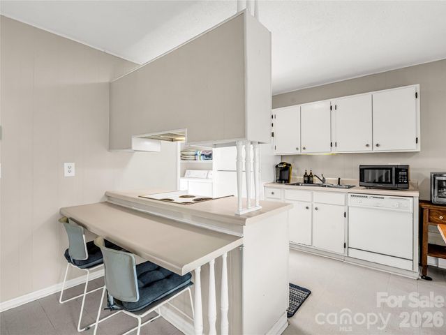 486 Oxford Road, Lake Junaluska, NC 28745