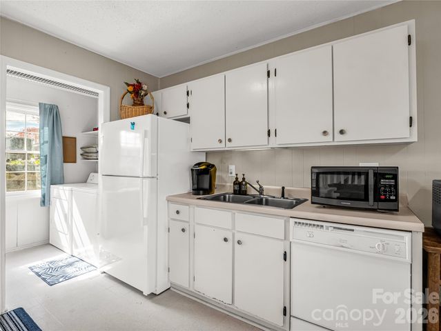 486 Oxford Road, Lake Junaluska, NC 28745