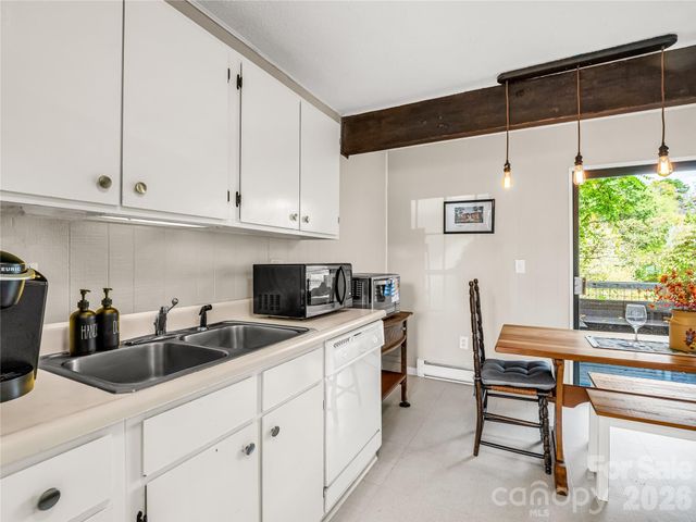 486 Oxford Road, Lake Junaluska, NC 28745