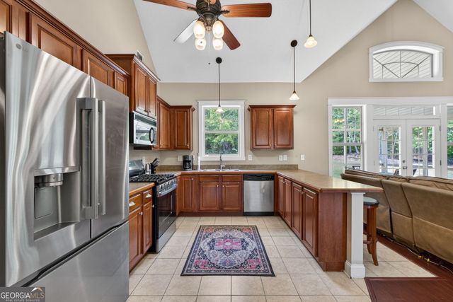 127 Lambdin Circle, Barnesville, GA 30204
