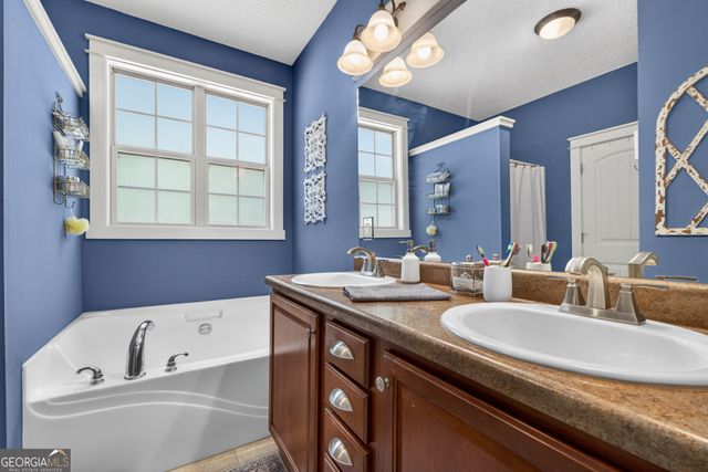 127 Lambdin Circle, Barnesville, GA 30204