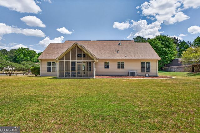 127 Lambdin Circle, Barnesville, GA 30204