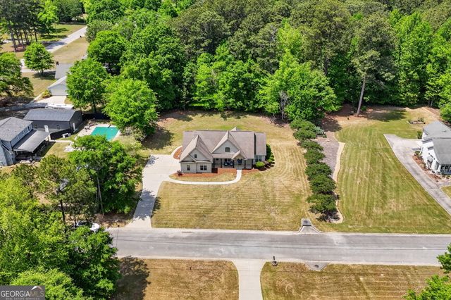 127 Lambdin Circle, Barnesville, GA 30204